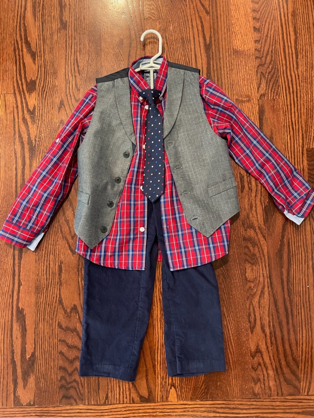 Nautica Boys Size 6 Four-Piece Suit Set: Shirt, Vest, Tie, Pants